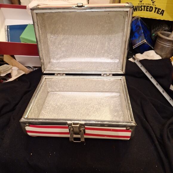 Vintage 1960s Mod Hip 8x5x5" Storage Doll Keepsake Case Overnight Travel Box - Picture 5 of 5